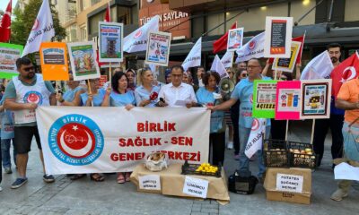 Kaşıkla verilip kepçeyle alınıyor.