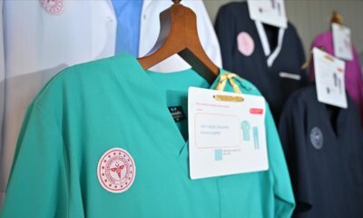 Hemşirelere lacivert, ebelere mürdüm.